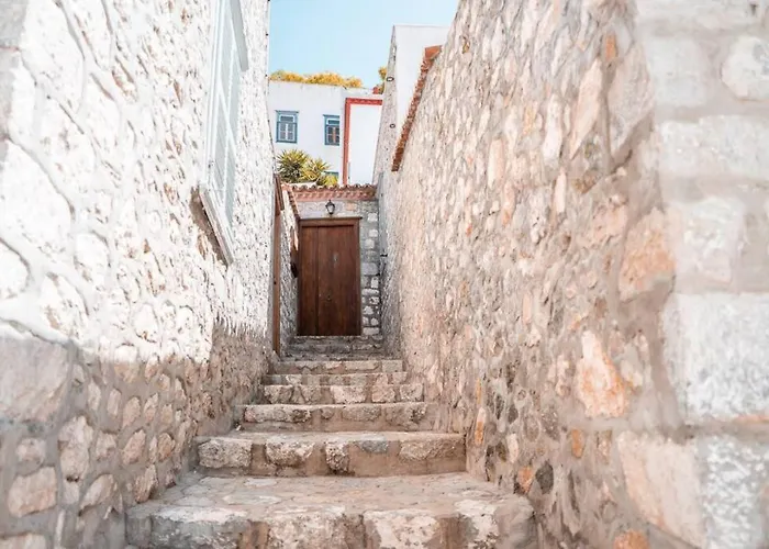 Sunset Studio - Hydra Dream Houses
